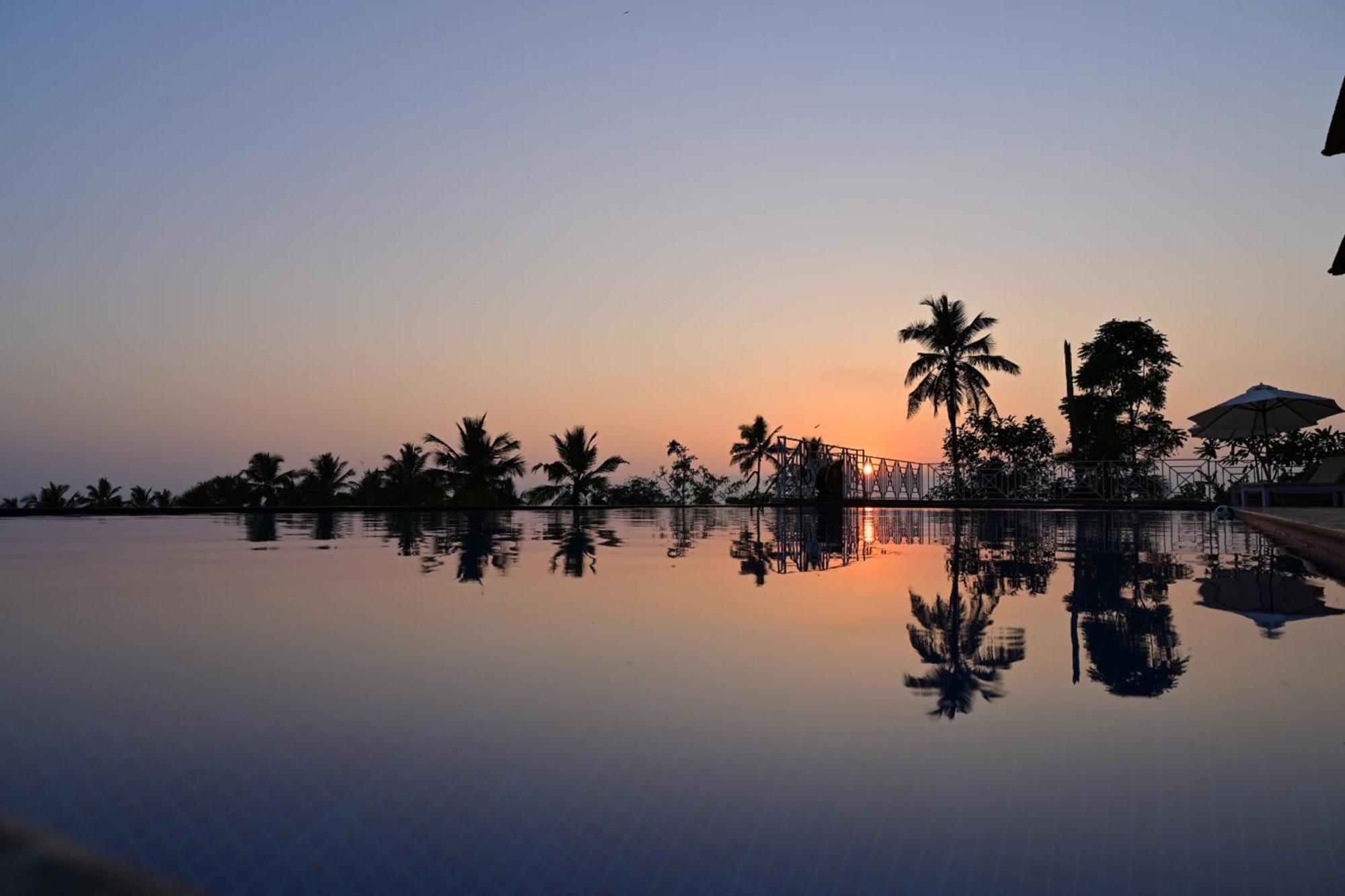 Aadisaktthi Leisure Resort, Kovalam Thiruvananthapuram Zewnętrze zdjęcie